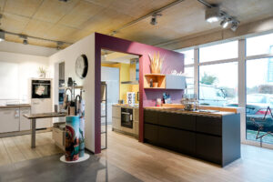 Standort Dassendorf OMT Kuechen Ausstellung moderne Kuechen