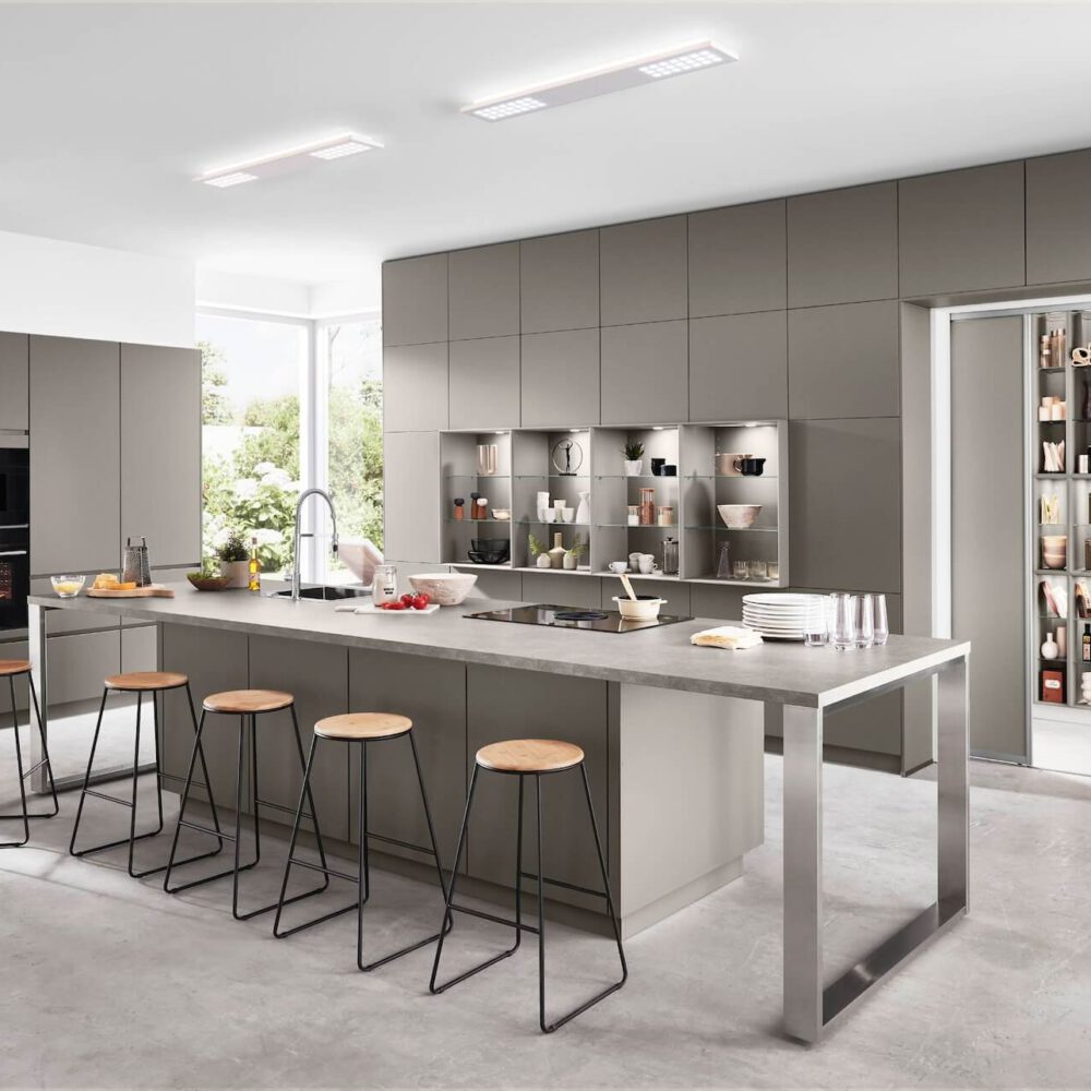 Nobilia Designküche mit Insel Grau