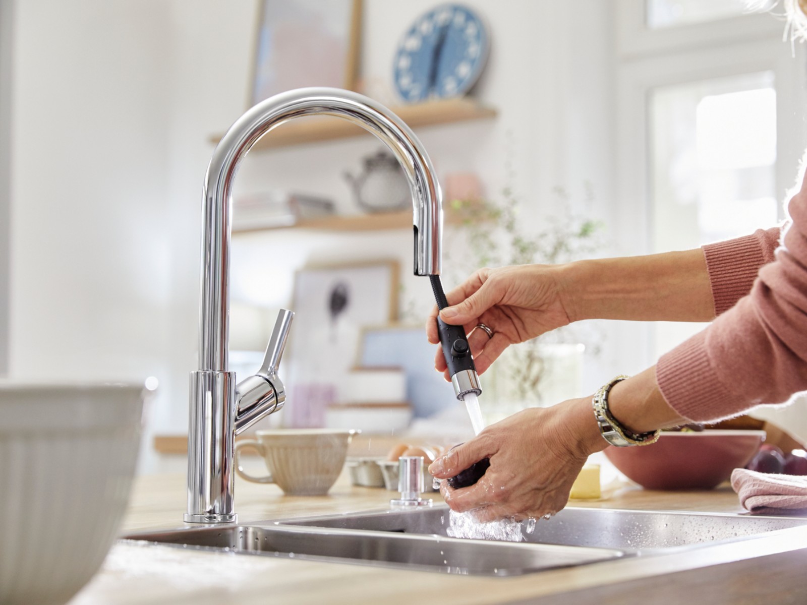 Blanco-Wasserhahn-Carena-Spuele-mit-Schlauchbrause