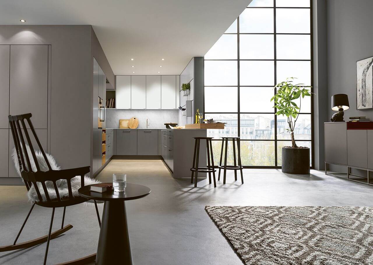Next125 U-Küche Designstil Weiß mit Theke