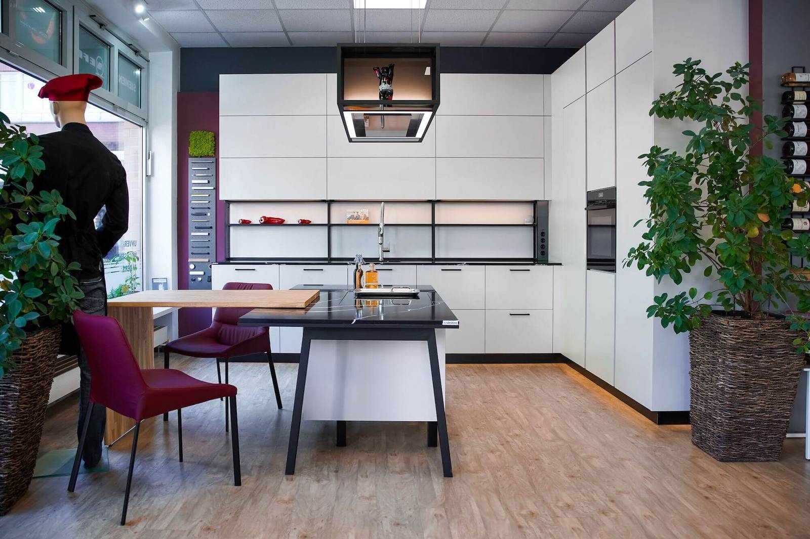 Schüller Inselküche Designstil Weiß